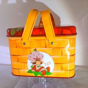 Strawberry Shortcake Picnic Basket 1980